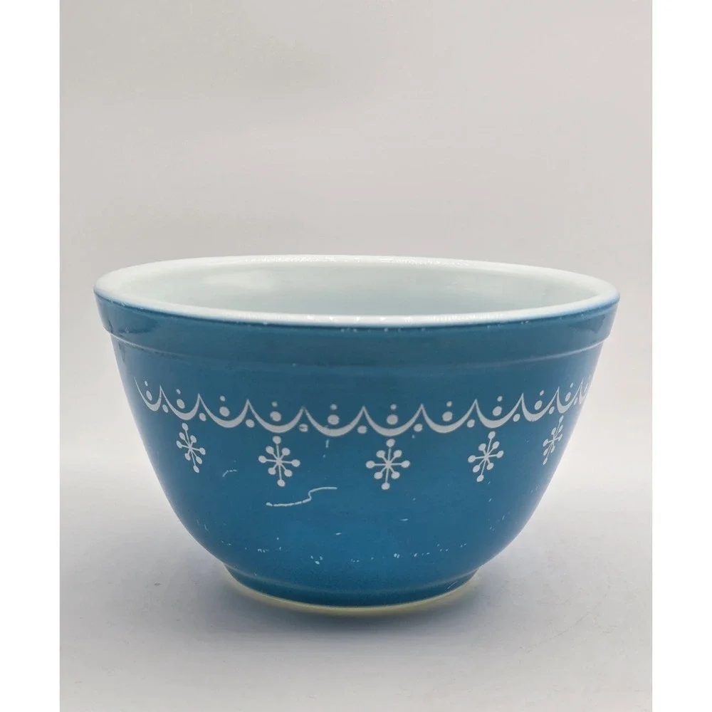 Vintage Pyrex Snowflake Blue 401 Mixing Nesting Bowl 1.5 Pint Turquoise Garland